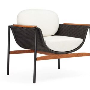 Poltrona Pinha com estofados e revestida de fibra sintética - foto diagonal